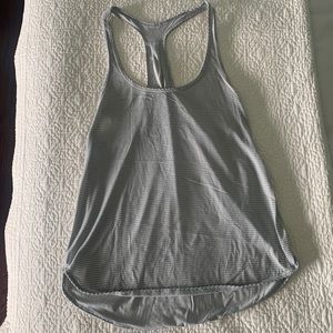 Lululemon top
